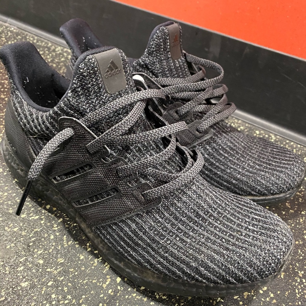 Adidas triple black ultra boost 4.0